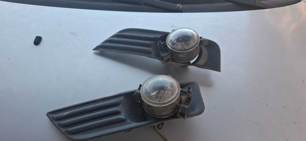 Vand proiectoare bara ford focus 2