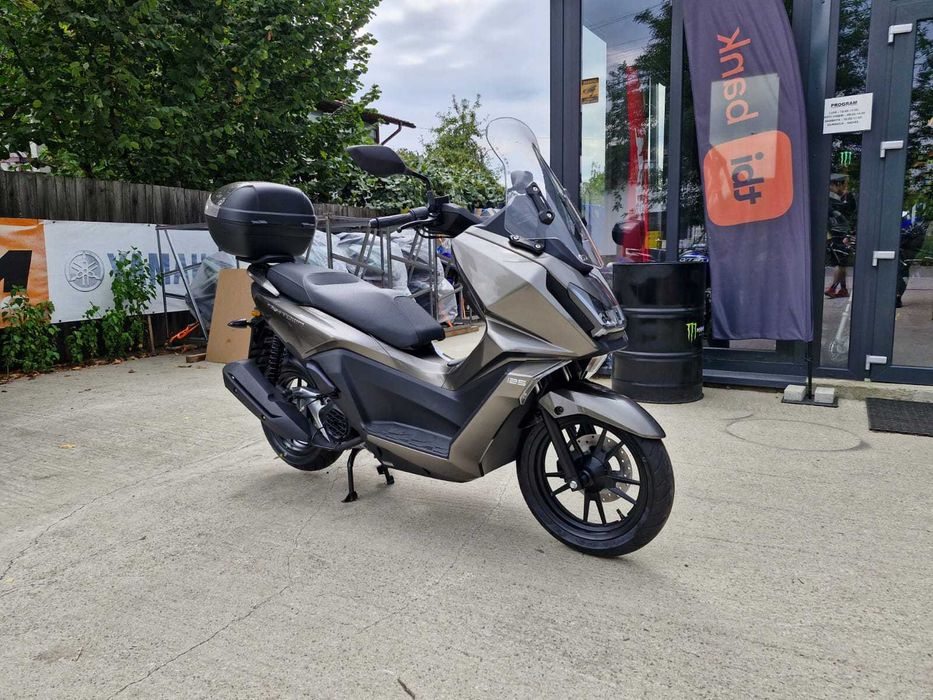 Scuter Kymco SkyTown 125i nou-se conduce cu B-stoc EST BIKE Campina