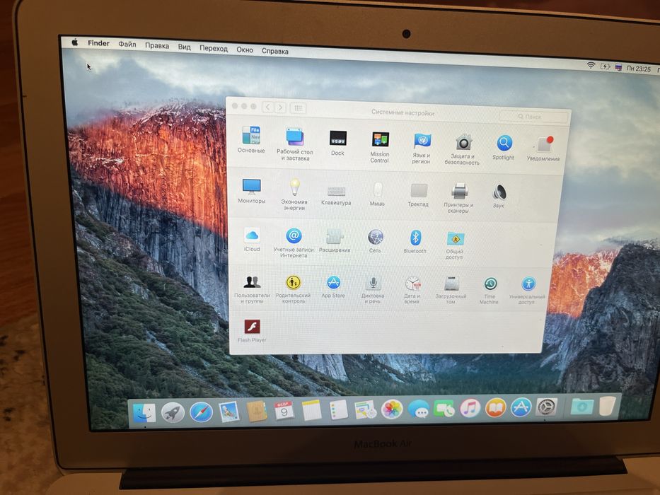 Mac Book air 11 Сатылады