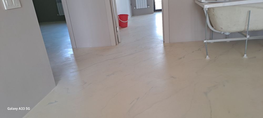 Мраморный пол под бетон