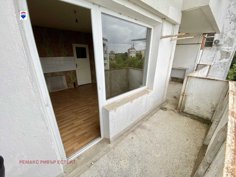 Продава се Двустаен апартамент в Русе, Дружба 3 - 81 кв.м за 826 €/кв.м - Снимка #9