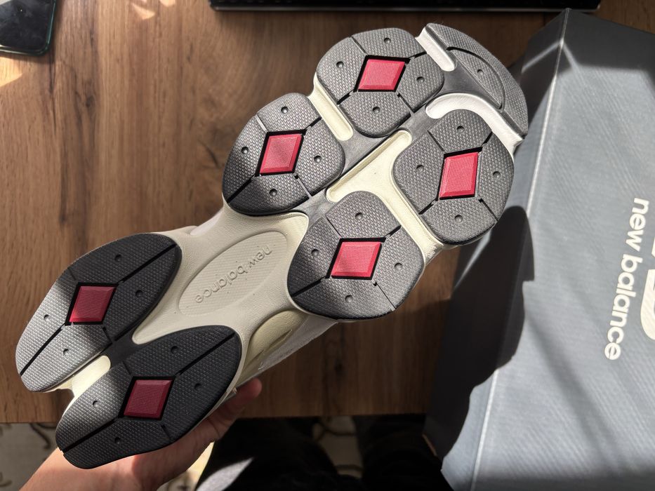 New Balance 9060 Gray