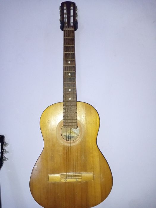 продам гитару б/у