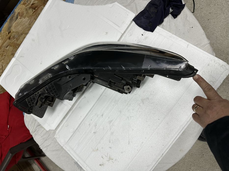 Far dreapta hyundai elantra.