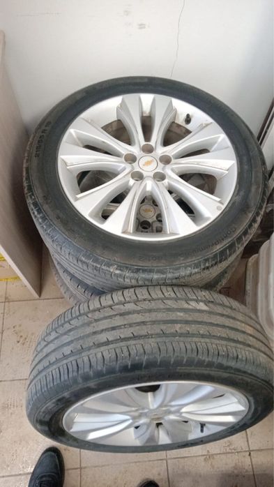 Продам комплект летних шин