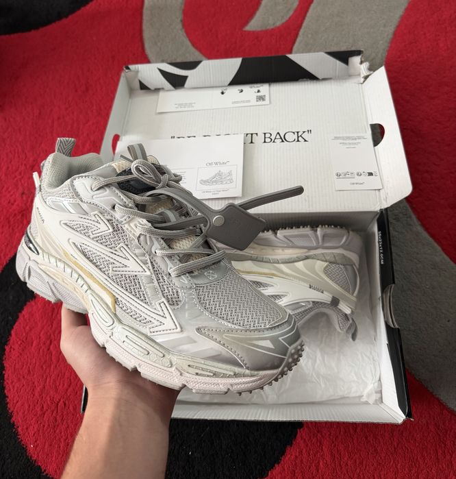 Off-White “Be Right Back”