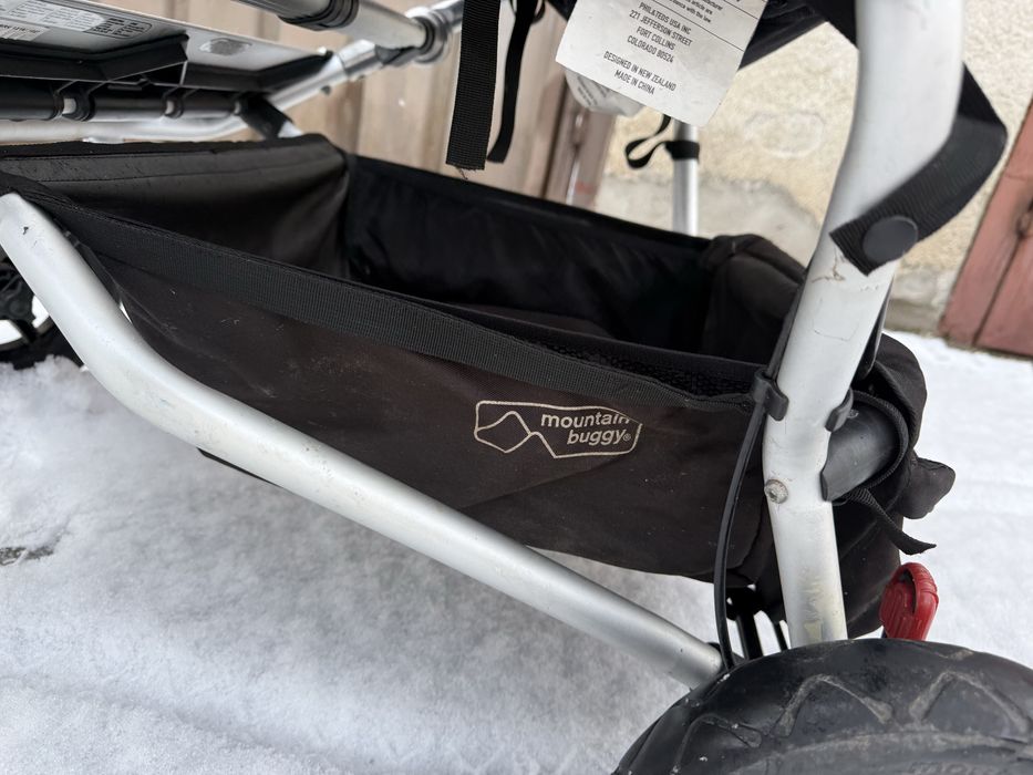 Cărucior gemeni Mountain Buggy – off-road, foarte rezistent