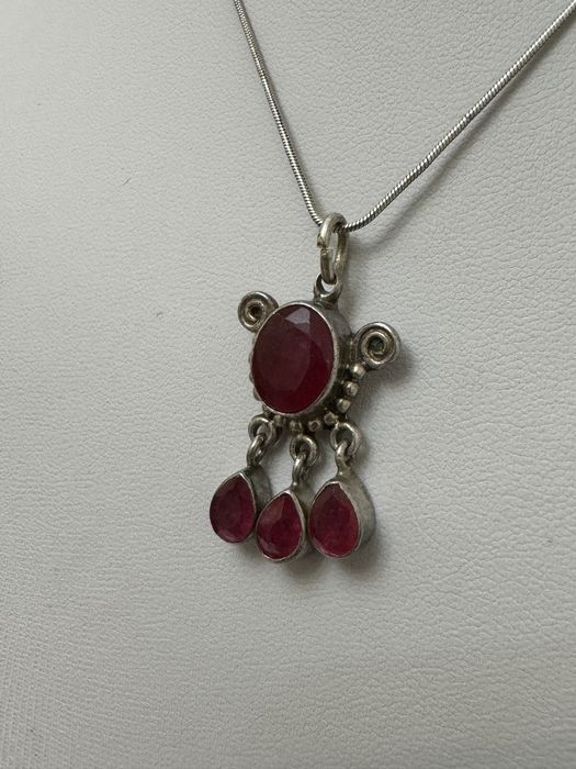 Colier argint si rubine naturale. Vechi. Lant si pandativ. 925