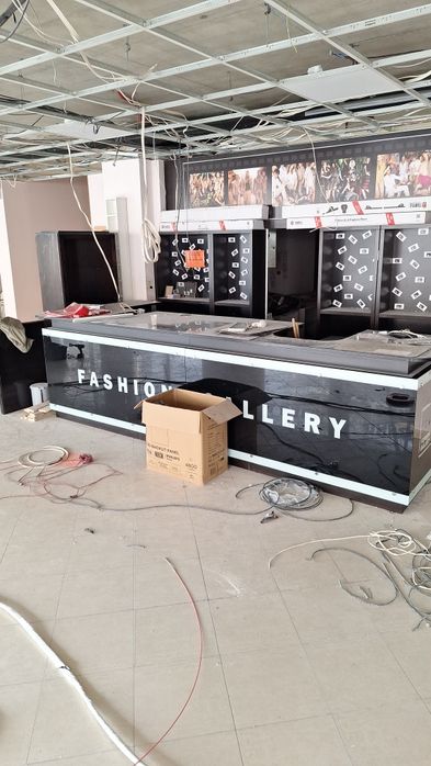 Продавам  рецепция, бар, каса за магазин