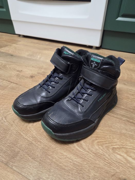 Отдам сапоги на мальчика