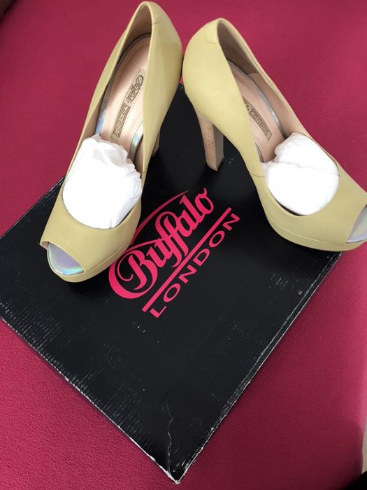 Pantofi Buffalo London