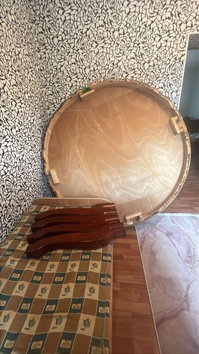 Стол новый очень хорошый