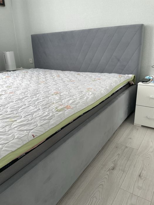 Двухспальная кровать