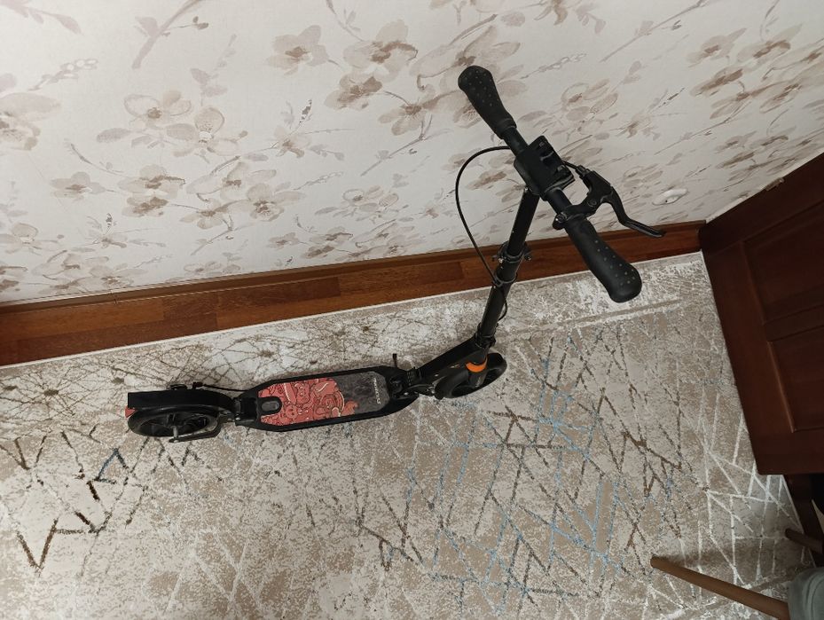 Самокат Kreiss М-7Е черный