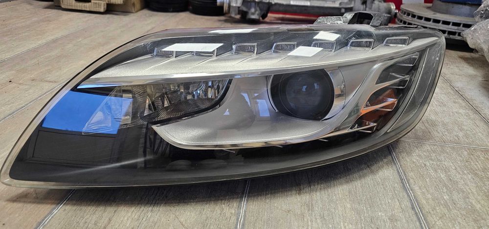 Ляв Фар Audi Q7 Sline