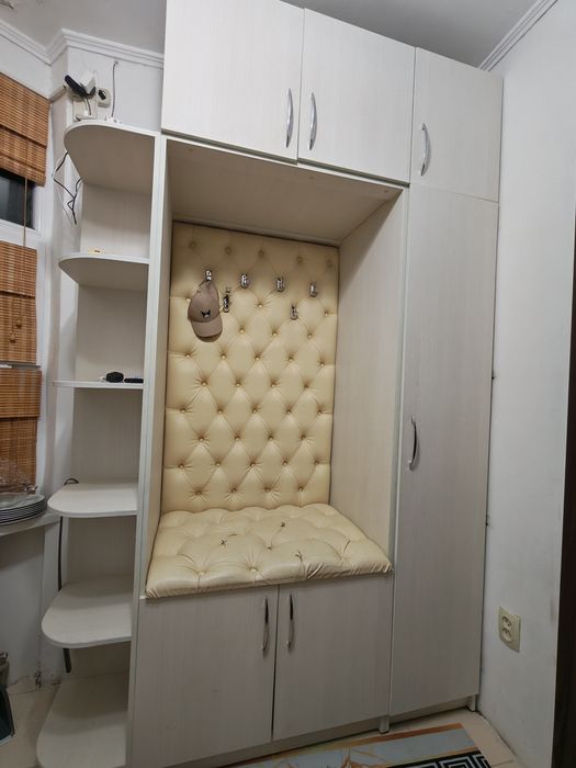 Продается прихожая мебель