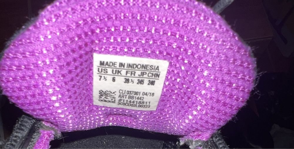 Adidasi dama marca Adidas