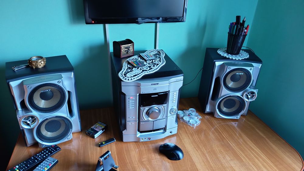 Combina Sony MHC-RG310
