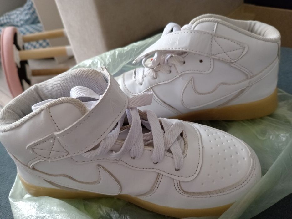 Туфли, Кроссовки