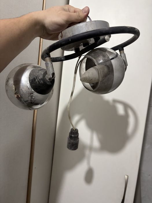 Продам люстру ..