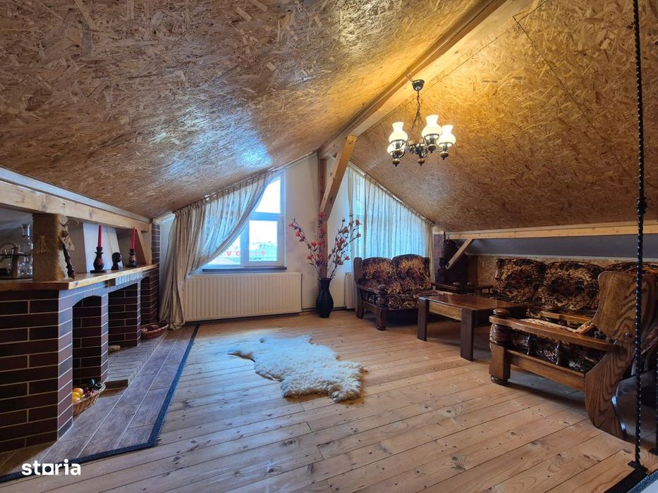 De închiriat – Apartament elegant cu scară interioară, zona Piața Mică