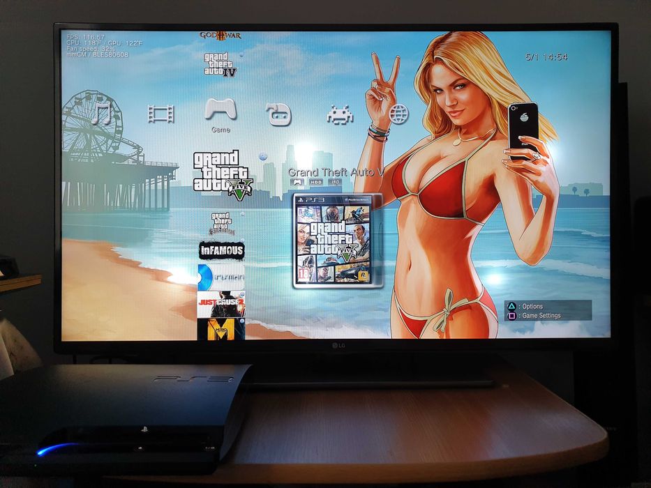 PS3 modat CFW 500 GB Overclock 900 / 975 + 40 jocuri (GTA V, NFS, CoD)