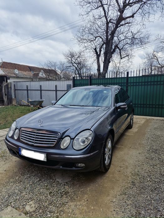 Mercedes E-Class W211 E200