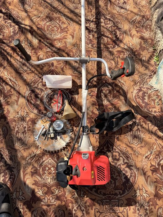 Продам Бензиновый триммер