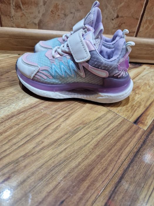 Adidasi Nino masura 26