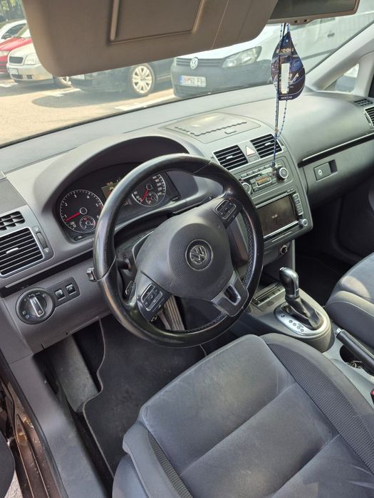 Vând mașină  Volkswagen touran!