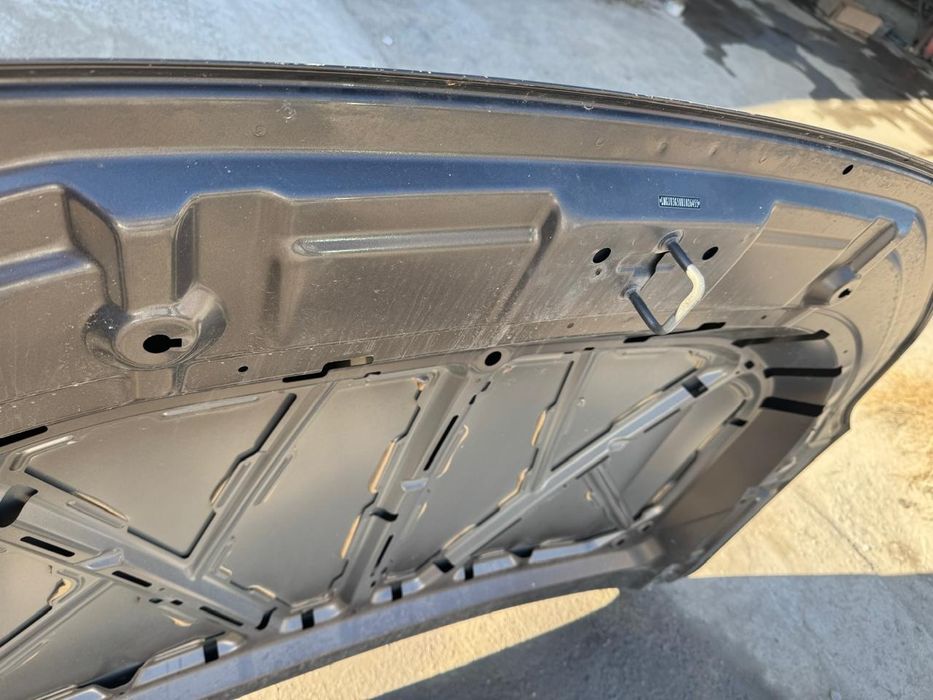 Капот   GAC GS8 .