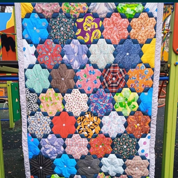 Лоскутное одеяло ручной работы