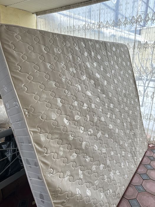 Продается б/у матрас