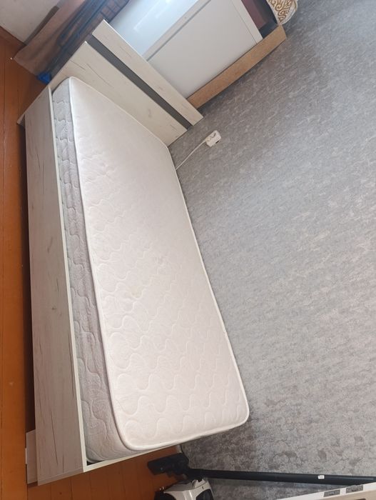 Продам кровать+матрас