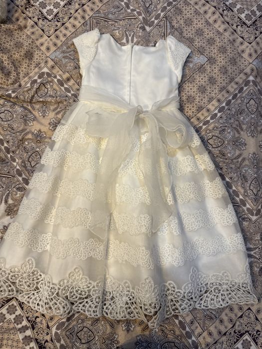 Продам красивое платье для девочки