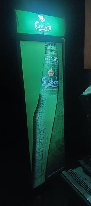 Doua vitrine frigorifice verticale