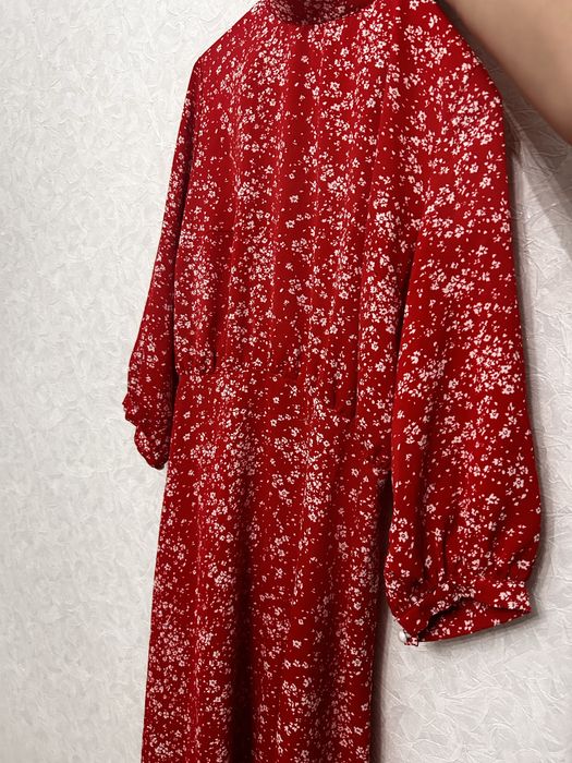 Продам новые  платья