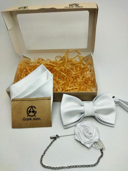 Подарочный набор бабочка, бутоньерка, нагрудной платок для жениха