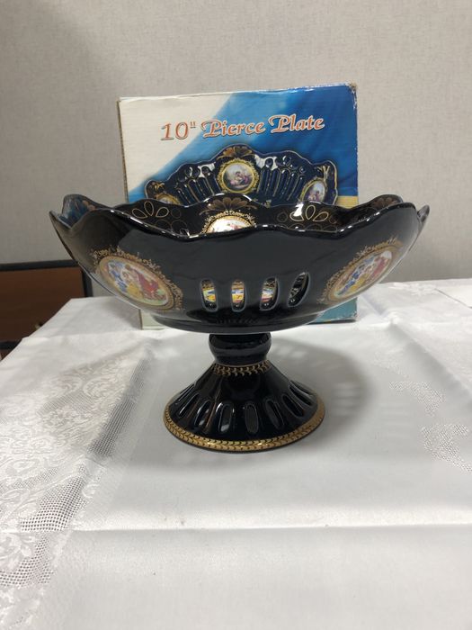 Продаётся ваза для фруктов оригинал Мадонна