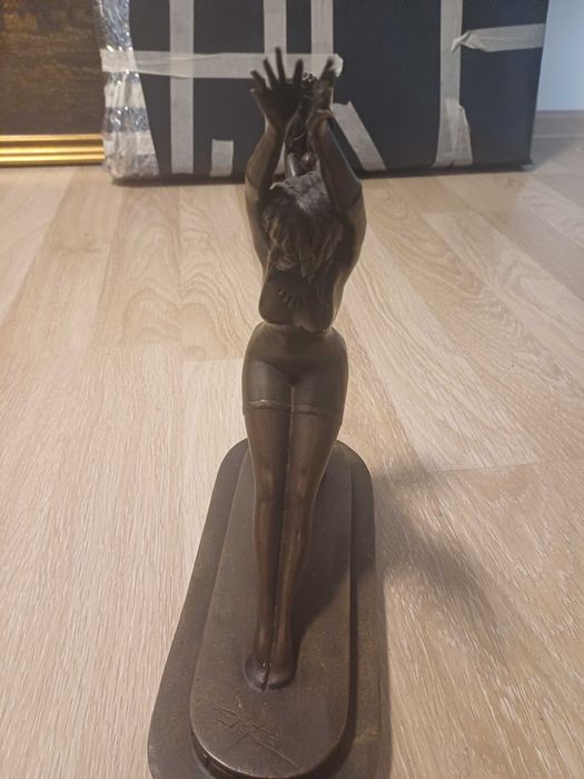 Statuie art deco de bronz