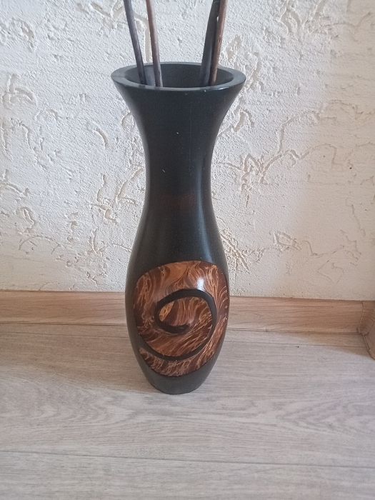Продаётся ваза из дерева