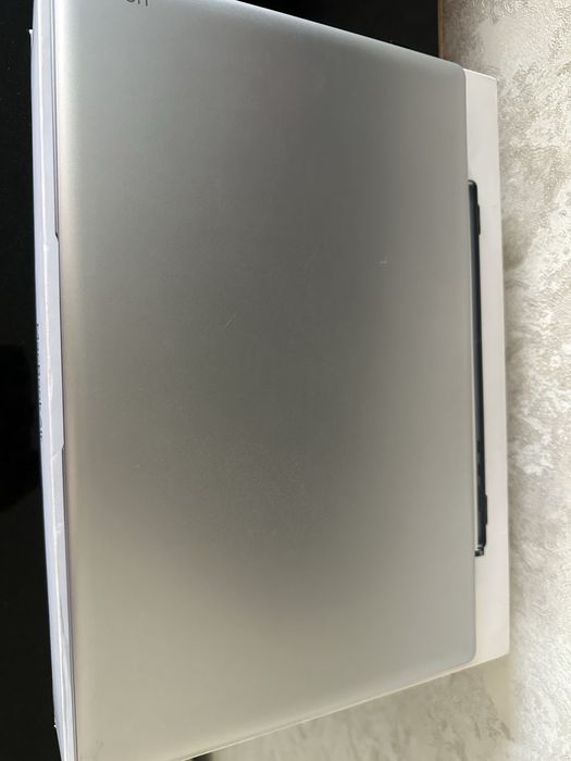 Notebook sotiladi
