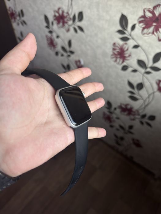 Apple watch SE 44mm (silver)
