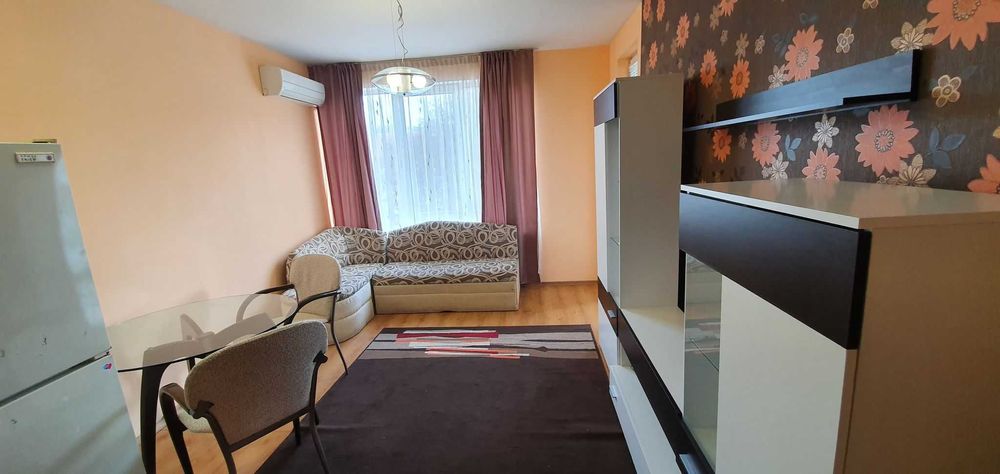 Дава се под наем Двустаен апартамент в Варна, Център - 65 кв.м за 484.5 € - Снимка #1