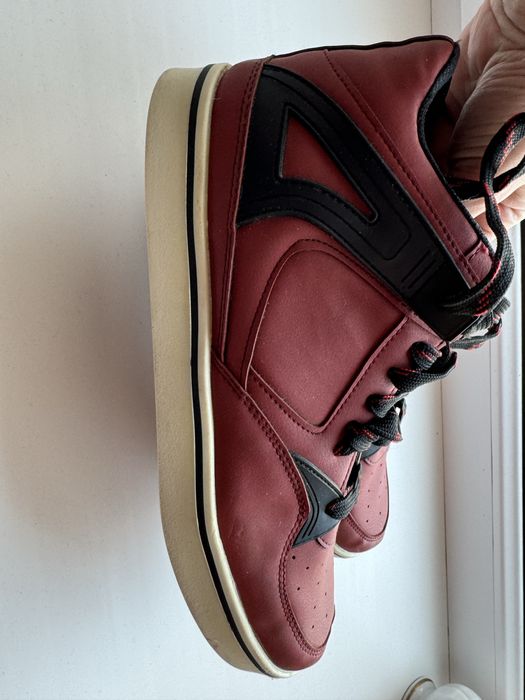 Продам кроссовки