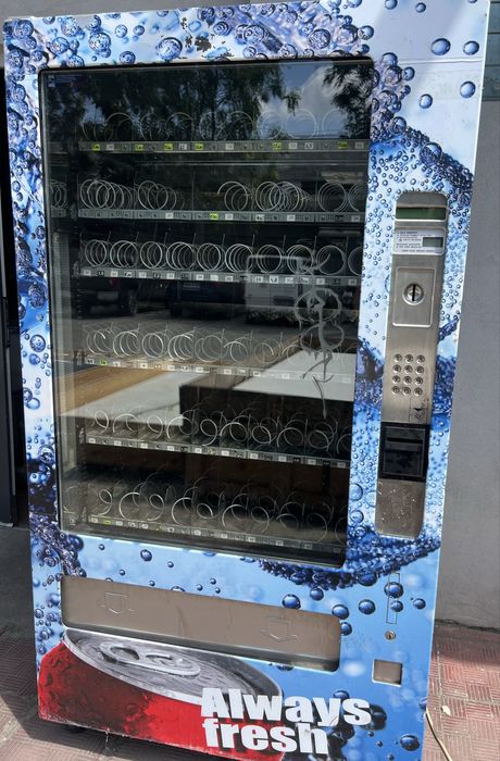Automat vending WURLITZER BL645K