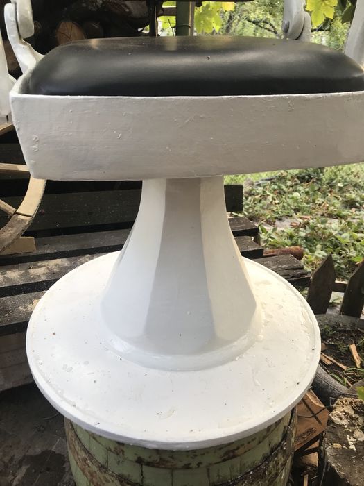 Стар бръснарски стол