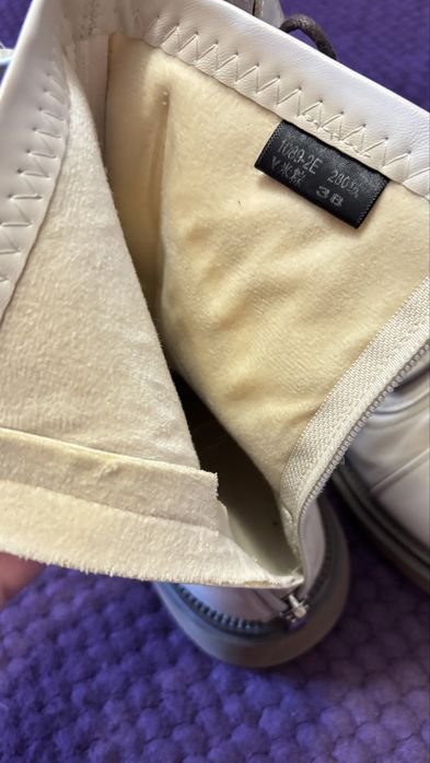 Отдам обувь за шоколадку