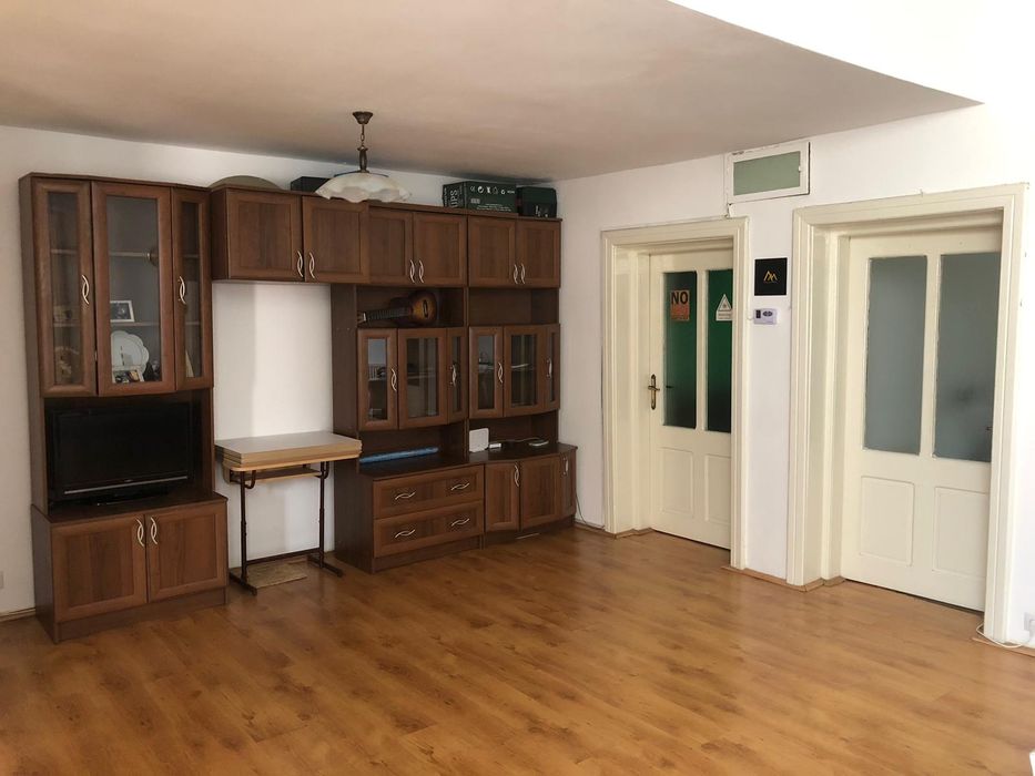 Apartament cu aspect de Casa de Vanzare Simeria