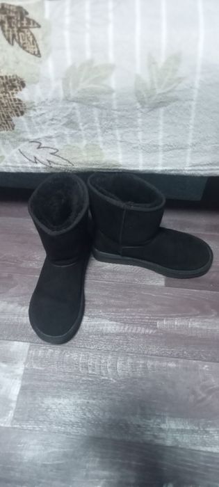 Продам уги 36 размера